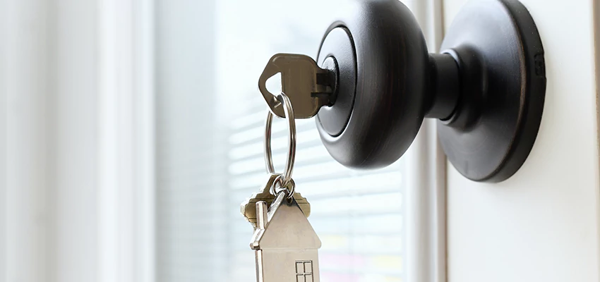 Bifold Door Knob Replacement in Ceres, California